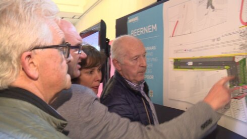2018-04-11 00:00:00 - Nieuwe sporen en stationspleinen in Beernem
