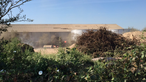 2016-09-07 00:00:00 - Brandweer 15 uur aan de slag voor blussen brand