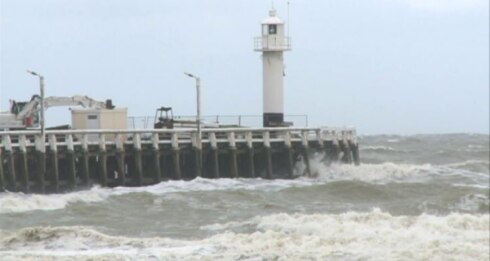2022-01-05 00:00:00 - Stormtij op komst: staketsels afgesloten