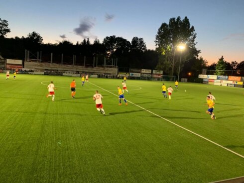 2021-09-26 00:00:00 - Oostkamp pakt leidersplaats op eigen veld