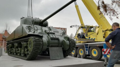 2017-10-26 00:00:00 - Tank Tielt verplaatst