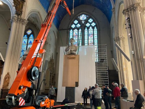 2021-10-28 00:00:00 - Tantalusbeeld siert Magdalenakerk in Brugge