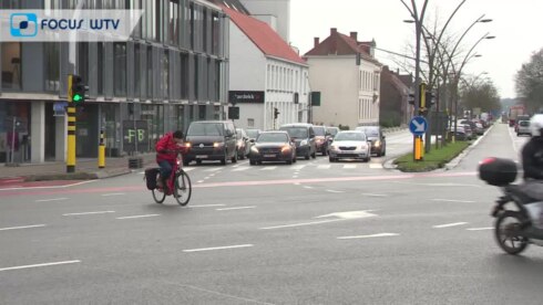 2022-09-25 00:00:00 - Aantal boetes door gsm-gebruik op de fiets in West-Vlaanderen verdubbeld