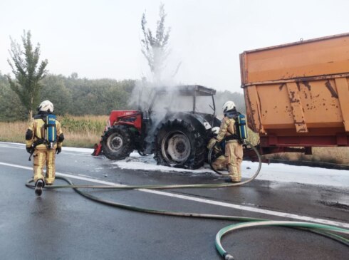 2022-09-04 00:00:00 - Tractor vat vuur in Veurne