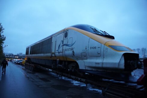 2018-11-29 00:00:00 - Onderdelen historische HST naar Brugge gebracht