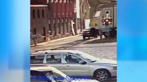 2018-11-23 00:00:00 - Wagen rijdt door slagboom: drama vermeden