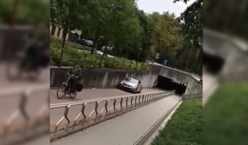 2016-09-29 00:00:00 - Even de fietserstunnel nemen met de wagen