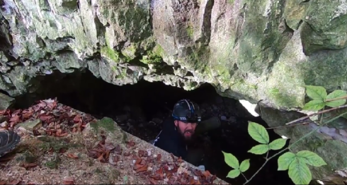 2018-11-06 00:00:00 - Lauwenaar dringt mysterieuze giftunnels binnen