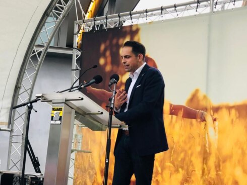 2021-07-10 00:00:00 - Van Grieken breekt lans voor Vlaamse frontvorming op 11 juli-viering in Kortrijk