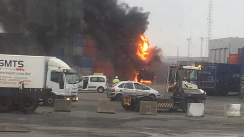 2019-01-12 00:00:00 - Mobiele kraan ontploft in haven van Zeebrugge