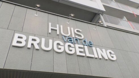 2018-11-12 00:00:00 - Al 100 Bruggelingen kozen nieuwe naam