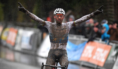 2018-01-15 00:00:00 - Van der Poel wint Weversmisdagcross