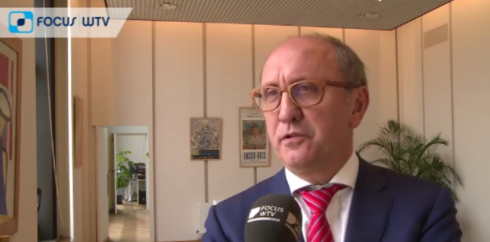 2016-10-07 00:00:00 - Vande Lanotte: “Oostendse enquête niet invullen zou jammer zijn”