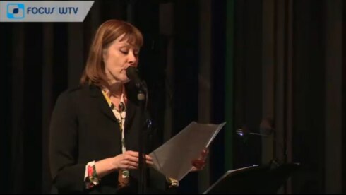 2018-11-03 00:00:00 - Suzanne Vega vertelt verhalen tijdens unieke opera