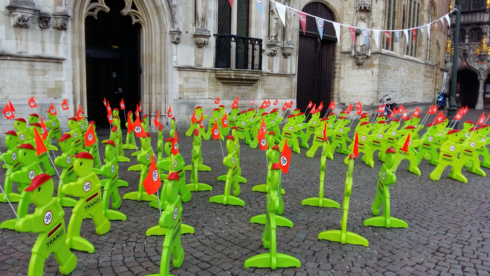 2016-08-29 00:00:00 - 70 Victor Veilig-poppen in Brugge