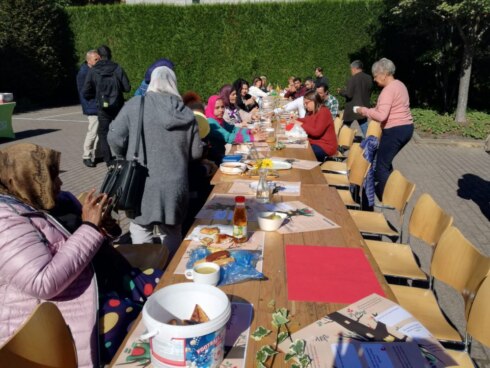 2018-09-25 00:00:00 - 'Langste eettafel' tegen vereenzaming