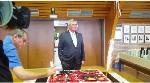 2019-06-07 00:00:00 - Verrassingsfeestje voor burgemeester Wingene