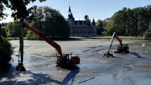 2020-08-21 00:00:00 - Vijver domein d'Aertrycke wordt gebaggerd