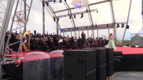 2021-08-23 00:00:00 - 2.000 man op grootste klassieke openluchtconcert