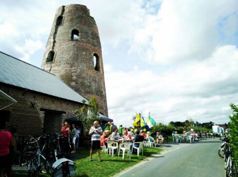2017-08-24 00:00:00 - E-bike steeds populairder op West-Vlaanderens Mooiste