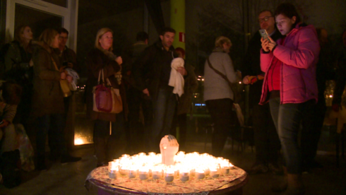 2017-12-11 00:00:00 - Ouders van overleden kinderen steken wereldwijd lichtjes aan
