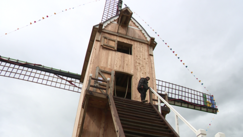 2016-07-03 00:00:00 - De Beukelaeremolen in Merkem maalt weer