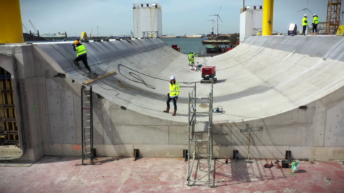 2022-04-15 00:00:00 - Mastodont van 4.500 ton moet ons beschermen tegen stormweer