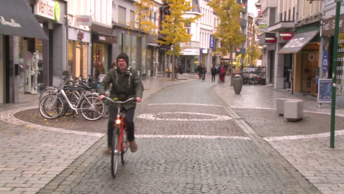 2017-11-14 00:00:00 - Fietsers gaan voor gezondere lucht in Roeselare