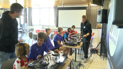 2021-08-24 00:00:00 - In the mix: voetballen en deejayen tijdens één kamp