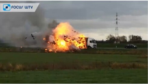 2021-12-01 00:00:00 - Vrachtwagen staat in brand op A19 in Menen