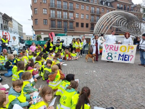 2023-05-08 00:00:00 - Mars voor de vrede in Kortrijk op 8 mei