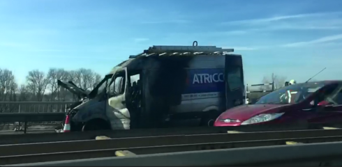 2019-02-17 00:00:00 - Bestelwagen volledig uitgebrand in Marke