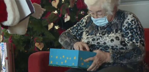 2020-12-17 00:00:00 - Bewoners woonzorgcentra krijgen "Warmste doos"