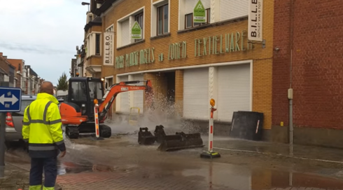 2020-10-12 00:00:00 - Groot waterlek in centrum Roeselare