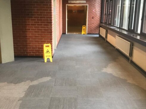 2019-11-18 00:00:00 - Honderden liters water door gerechtsgebouw door defecte wc
