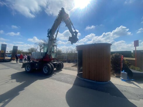 2021-05-07 00:00:00 - De Haan plaatst als eerste autonome toiletten