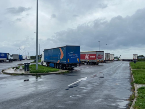 2021-10-20 00:00:00 - Minister Peeters stelt investeringen beveiliging snelwegparkings uit