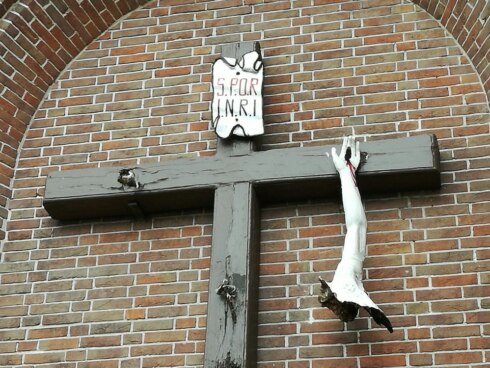 2017-08-17 00:00:00 - Jezus valt van zijn kruis in Sint-Eloois-Winkel