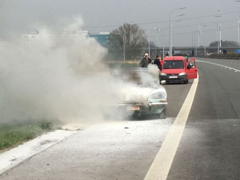 2018-04-08 00:00:00 - Motor oldtimer volledig uitgebrand op E403