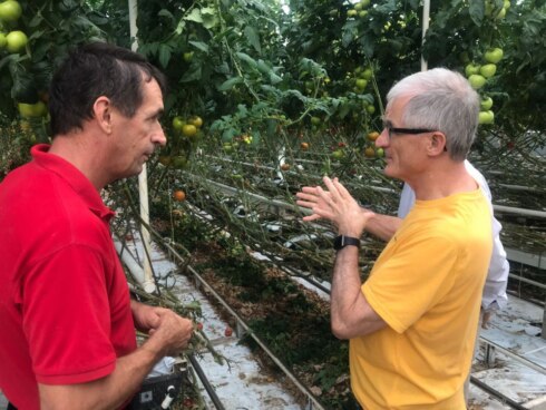 2018-08-08 00:00:00 - Bourgeois steekt handen uit de mouwen op tuinbouwbedrijf