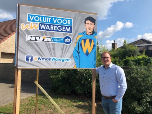 2018-08-24 00:00:00 - Verkiezingsborden duiken nu al op in Waregem