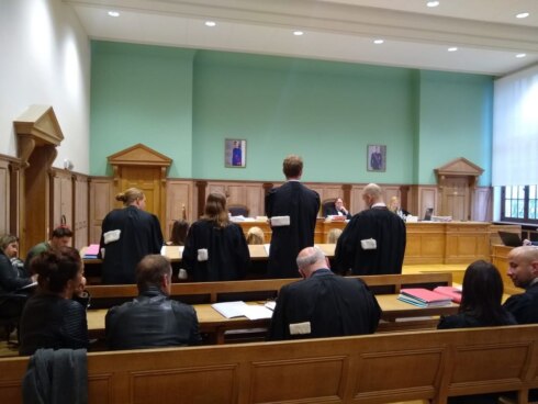 2019-06-12 00:00:00 - Glurende cafébaas uit Waregem niet op eigen proces