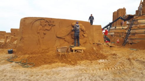 2019-06-15 00:00:00 - Zandsculpturenfestival Oostende in opbouw