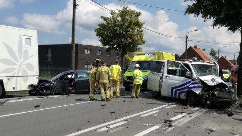 2019-06-15 00:00:00 - Ongeval met politiecombi op Staatsbaan in Handzame
