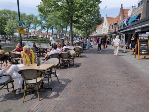 2021-04-28 00:00:00 - Hier nog niet, maar in Nederland zijn terrassen weer open