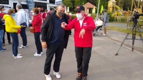 2020-08-23 00:00:00 - Parkinsonpatiënt vertrekt in Oostende voor tocht rond België