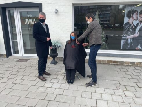 2020-12-05 00:00:00 - Kappers houden ludieke protestactie tegen coronamaatregelen