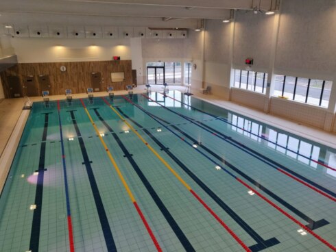 2021-01-23 00:00:00 - Wevelgems gemeentebestuur opent zwembad met duik