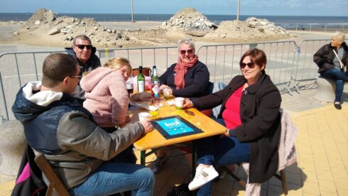 2021-05-01 00:00:00 - Vervroegde heropening terrassen in Middelkerke trekt veel enthousiastelingen