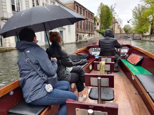 2021-05-08 00:00:00 - Brugse toeristenbootjes varen uit, maar met weinig volk